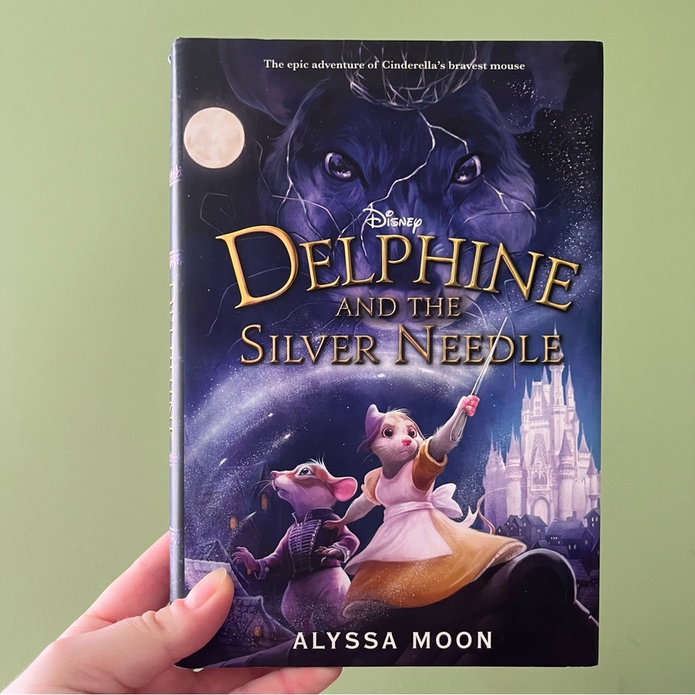 📚 4/25$ 📚 Delphine and the Silver Needle Disney Book